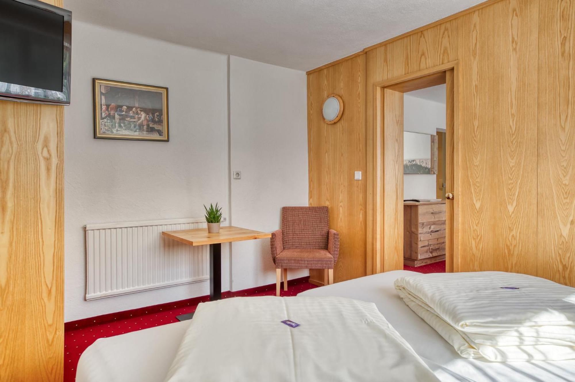 Hotel Jaegerhof Oetz Room photo