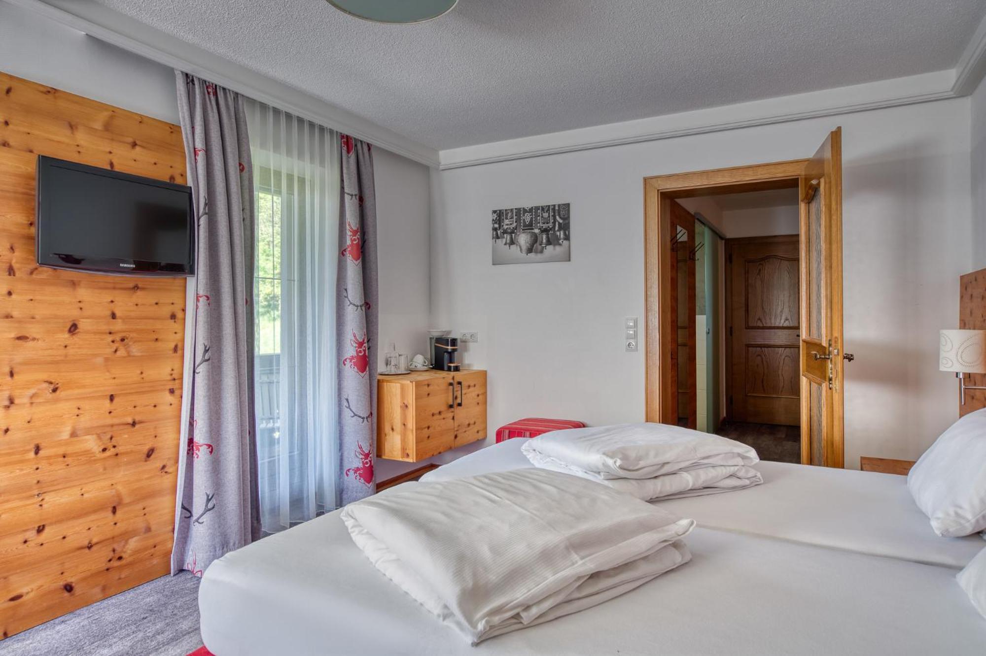 Hotel Jaegerhof Oetz Room photo
