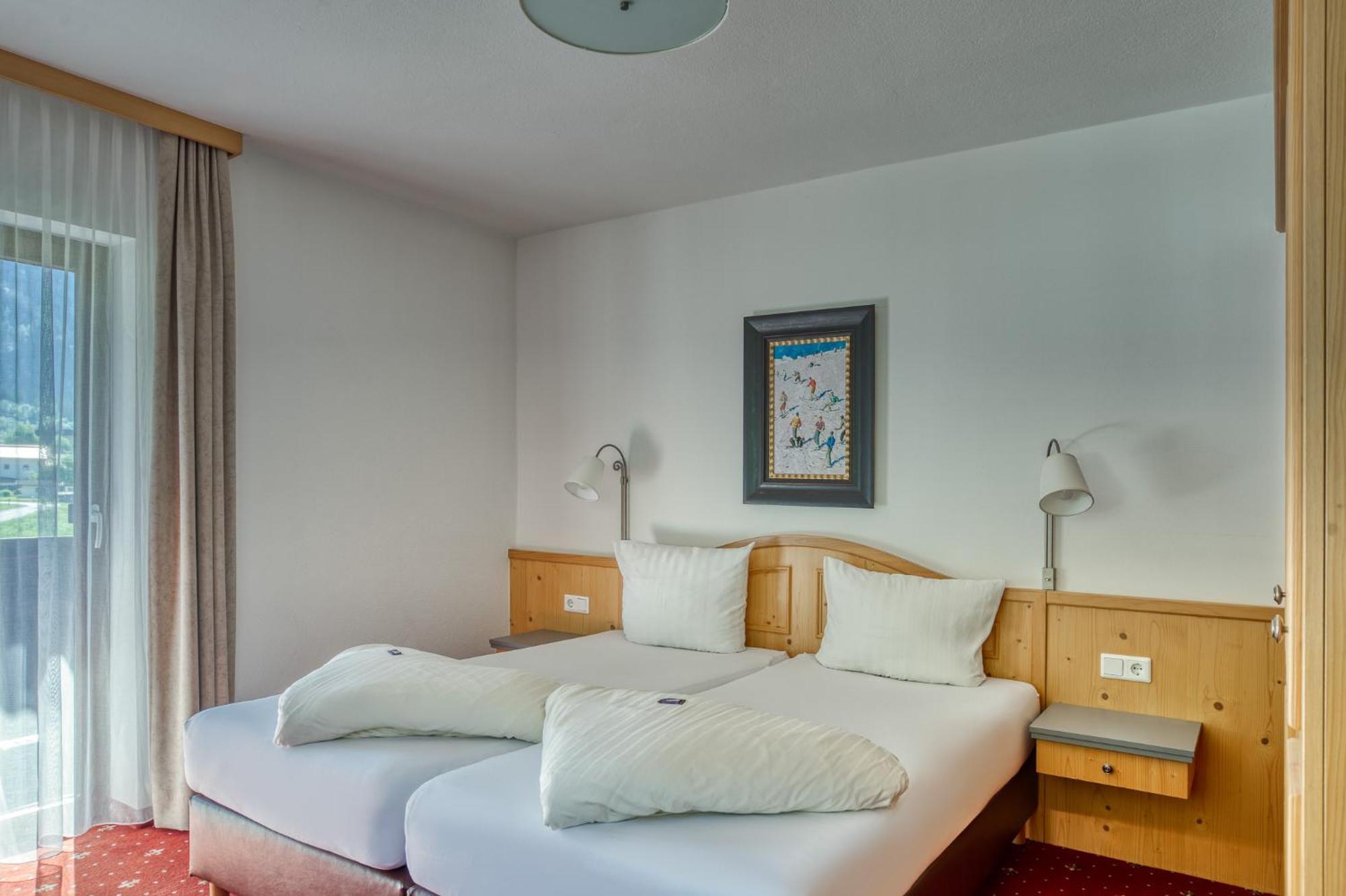 Hotel Jaegerhof Oetz Room photo